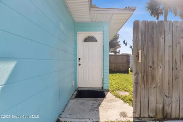 Cocoa Beach, FL 32931,104 W Osceola LN