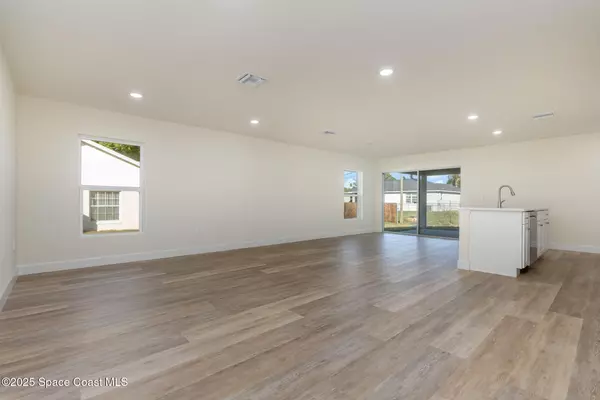 Palm Bay, FL 32908,2081 Day AVE