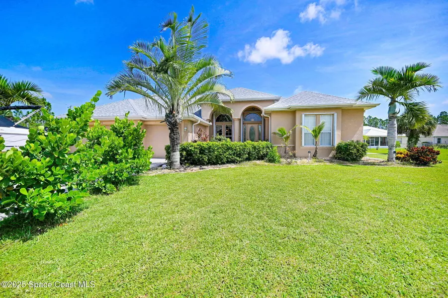 393 Farley ST SW, Palm Bay, FL 32908