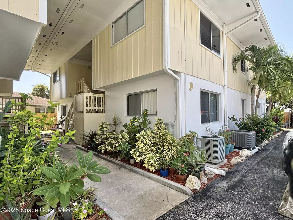 Melbourne Beach, FL 32951,419 Ocean AVE #406