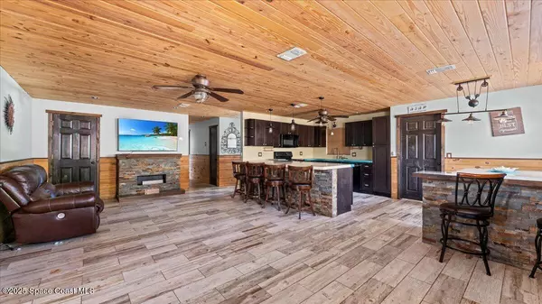 Merritt Island, FL 32953,875 Waikiki DR