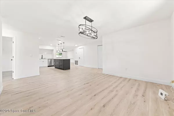 Satellite Beach, FL 32937,484 Greenway AVE