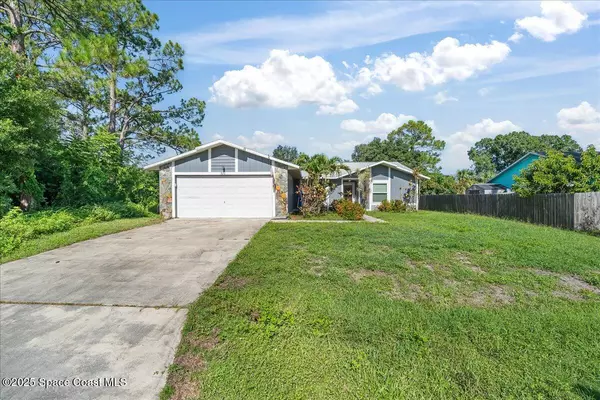 820 Emden AVE NW, Palm Bay, FL 32907