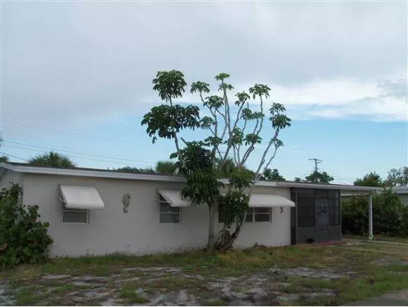 1060 Cable LN NE, Palm Bay, FL 32905