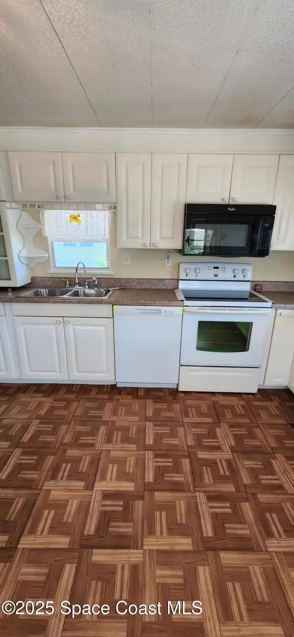 Palm Bay, FL 32907,210 Blossom LN NE