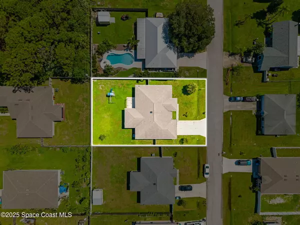 Palm Bay, FL 32909,971 Aurelia AVE SE