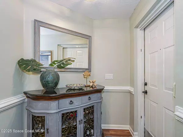 Vero Beach, FL 32962,536 7th Square #103