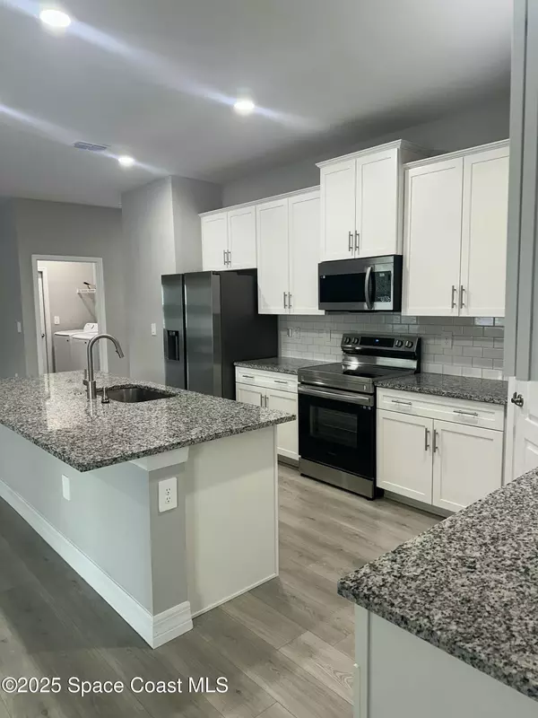 Palm Bay, FL 32909,871 Buchanan AVE SE