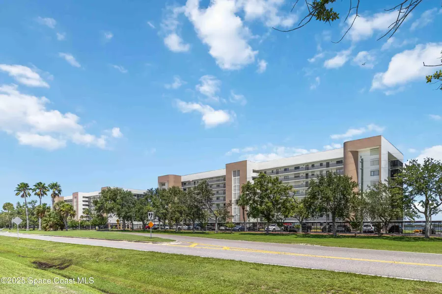 250 S Sykes Creek Pkwy #B705, Merritt Island, FL 32952