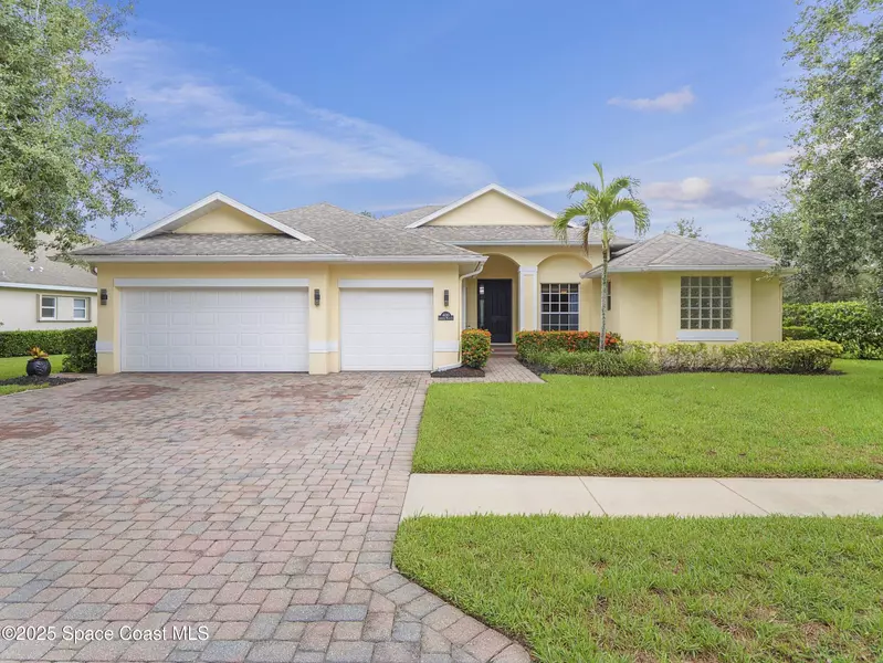 4100 Abington Woods CIR, Vero Beach, FL 32967