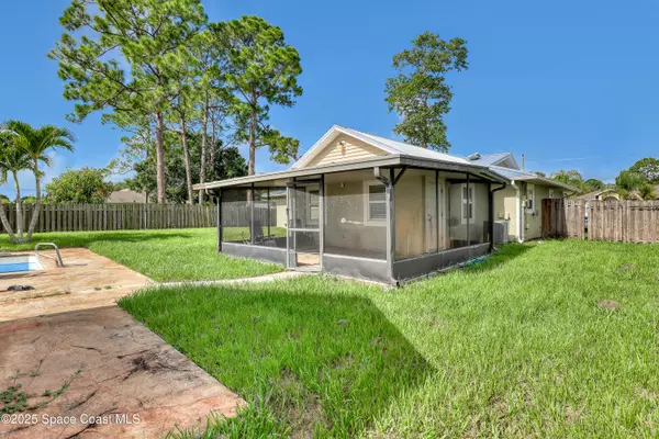 Palm Bay, FL 32907,997 Camden AVE NW