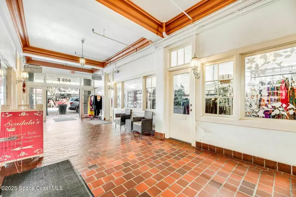 Melbourne, FL 32901,909 E New Haven AVE