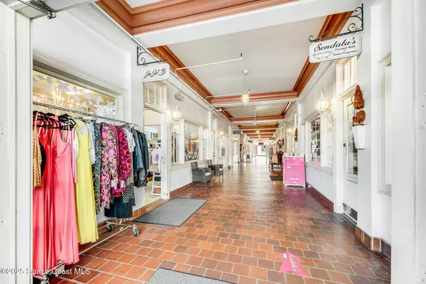 Melbourne, FL 32901,909 E New Haven AVE