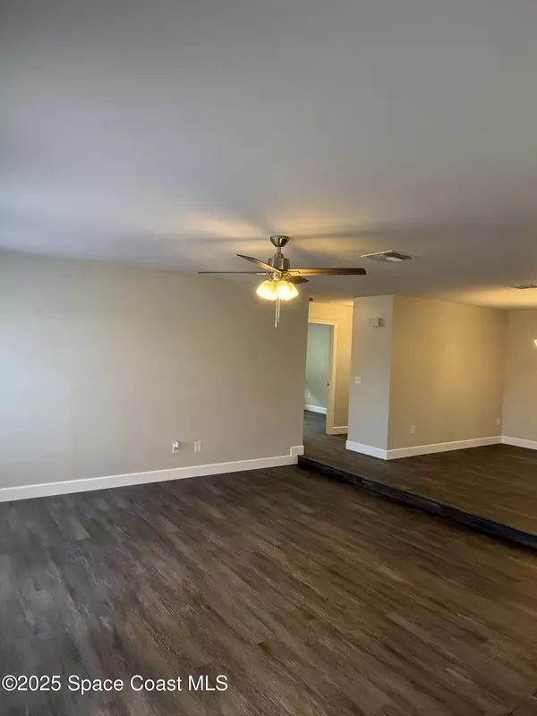 Palm Bay, FL 32909,990 Castile RD SE