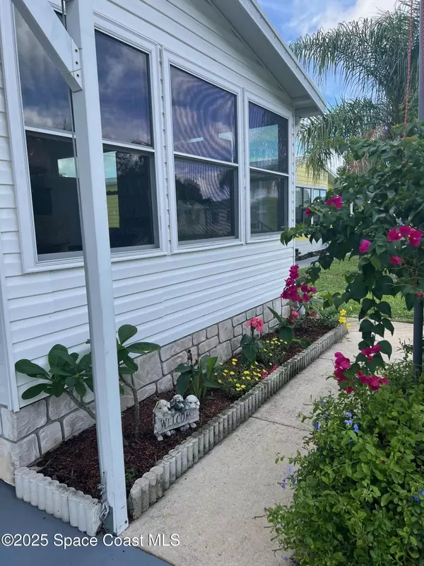 Barefoot Bay, FL 32976,835 Vireo DR