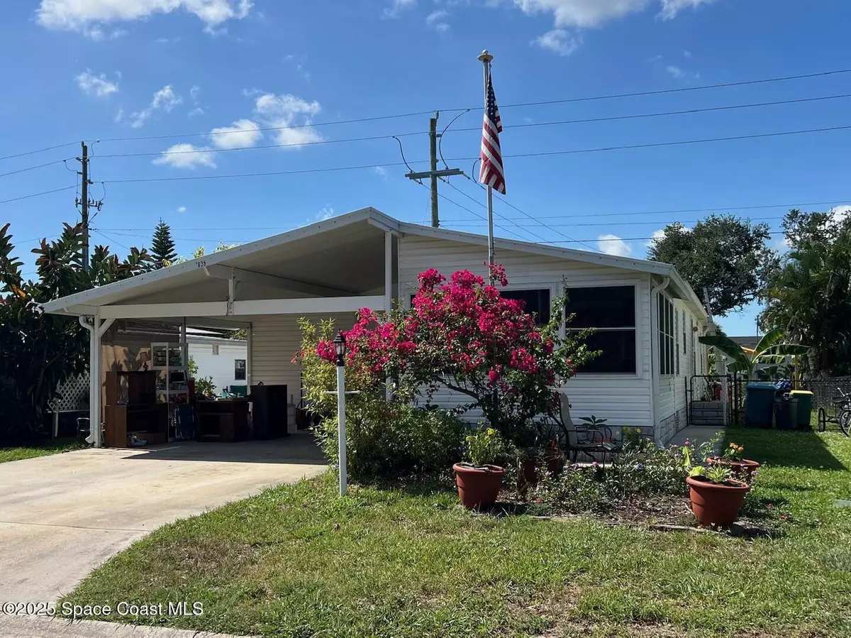 Barefoot Bay, FL 32976,835 Vireo DR