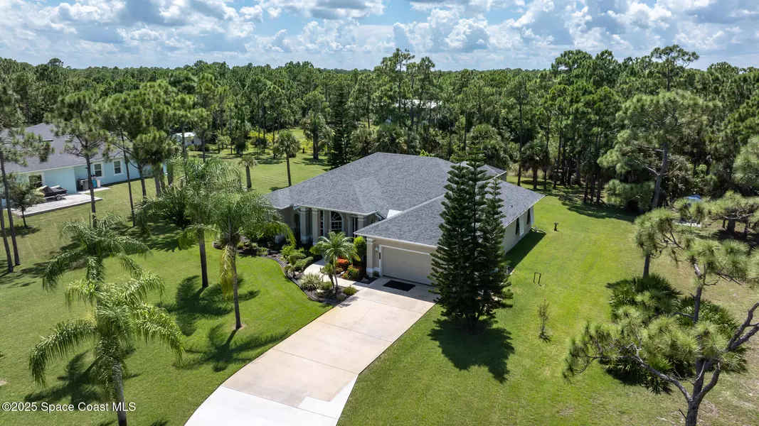 7210 Wando AVE, Grant, FL 32949