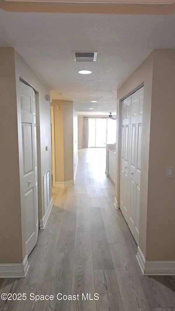 Merritt Island, FL 32953,480 Sail LN #302