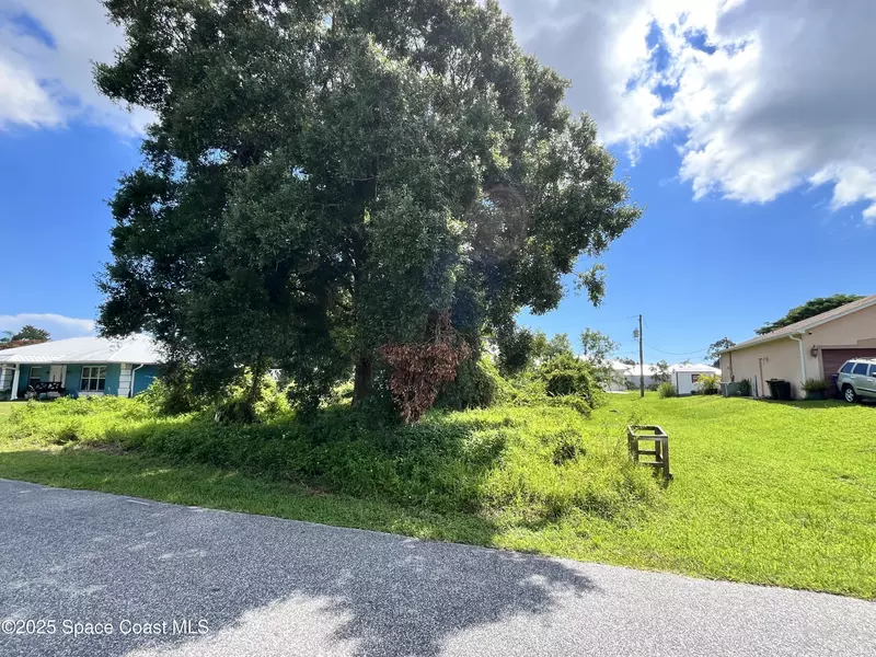 255 Roman AVE NE, Palm Bay, FL 32907
