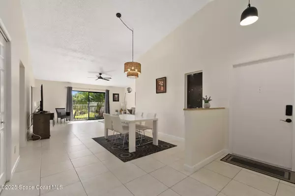 Ft. Pierce, FL 34949,3212 S Lakeview CIR #10-205