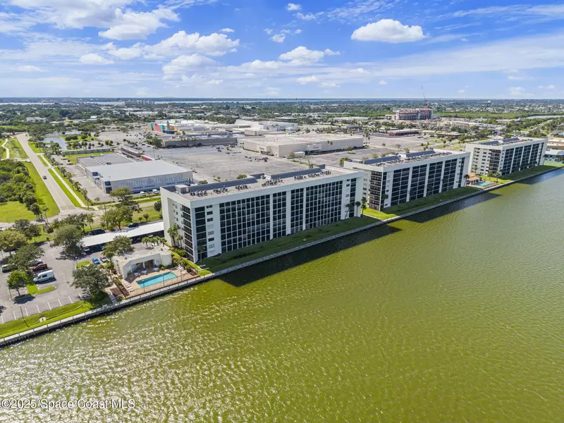 300 S Sykes Creek Pkwy #204, Merritt Island, FL 32952