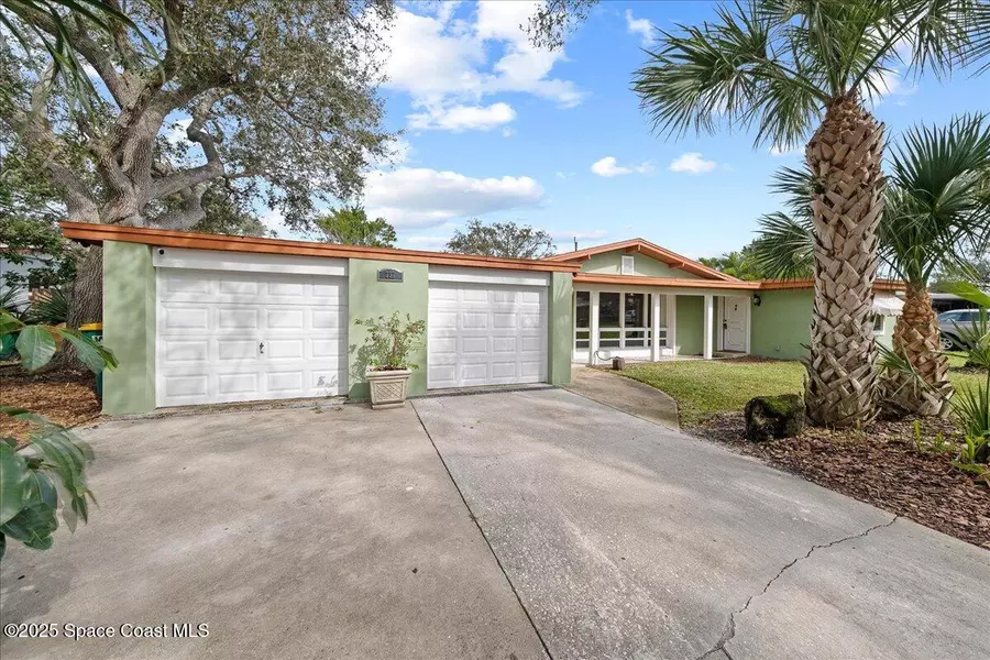 737 Nassau RD, Cocoa Beach, FL 32931