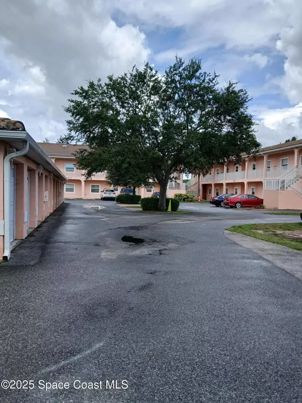 Merritt Island, FL 32953,2097 Hidden Grove LN #209