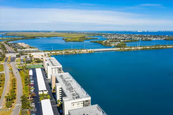 250 S Sykes Creek Pkwy #B309, Merritt Island, FL 32952