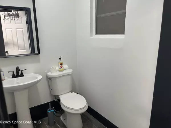 Cocoa, FL 32922,1811 N Cocoa BLVD