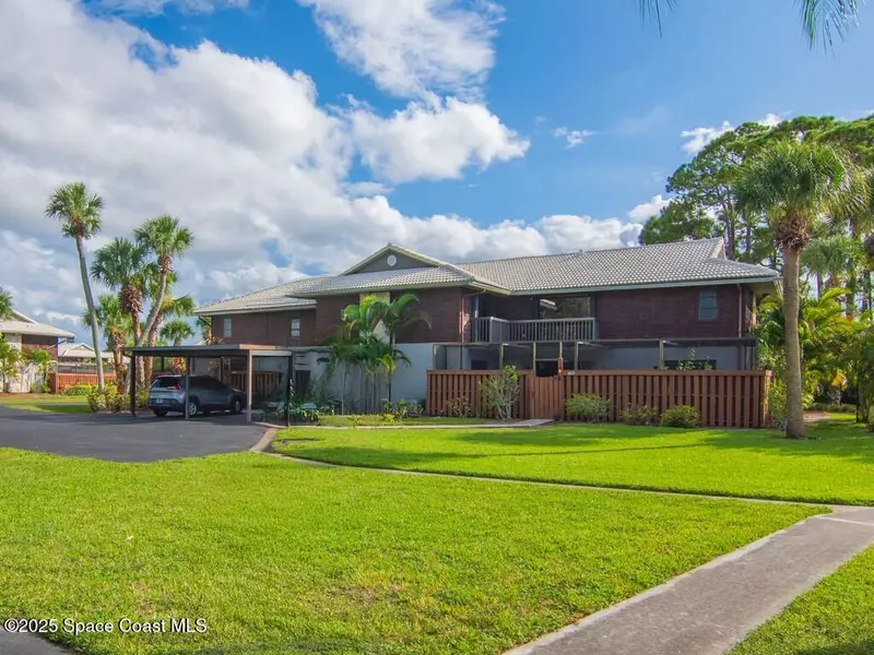 1803 SE Sir Lancelot DR, Port St. Lucie, FL 34952