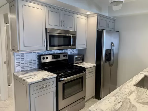 Cape Canaveral, FL 32920,8700 Ridgewood AVE #A404