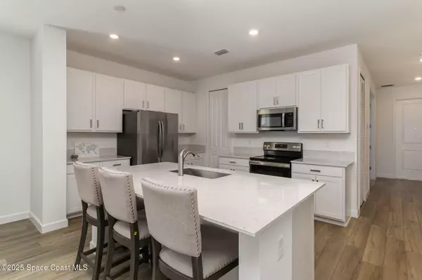 Palm Bay, FL 32907,699 Veridian CIR NW