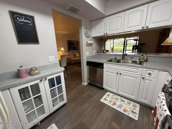 Melbourne, FL 32940,340 Lofts DR #C-2