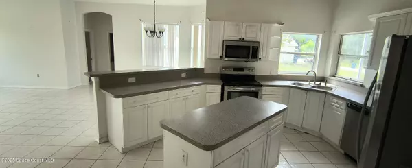 Palm Bay, FL 32908,966 San Rafael RD SW