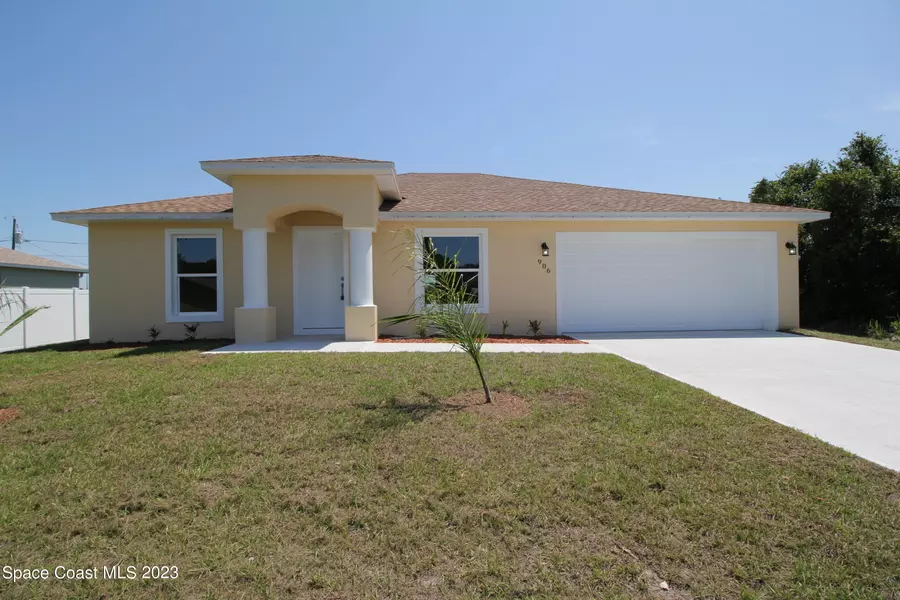 906 Armstrong RD SE, Palm Bay, FL 32909