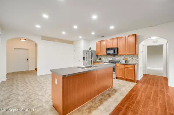 Titusville, FL 32796,283 Reading AVE