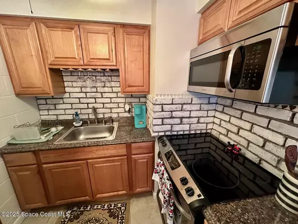 Cape Canaveral, FL 32920,215 Circle DR #18