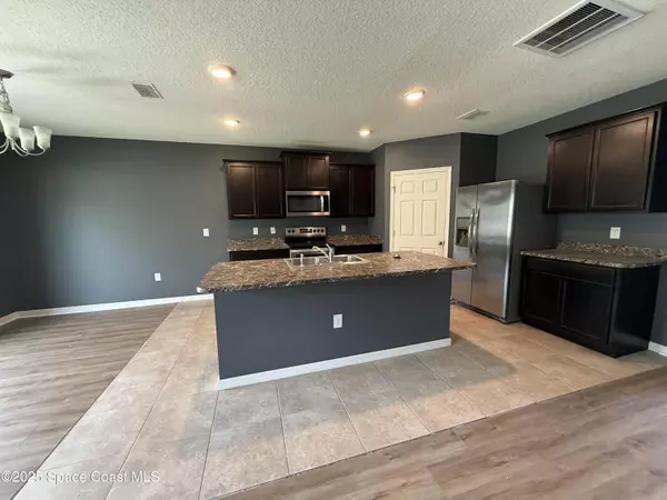 Palm Bay, FL 32908,137 Sutherland DR SW