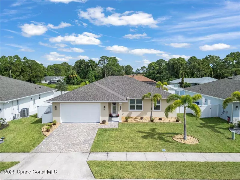 984 Captiva Island CIR SW, Palm Bay, FL 32908