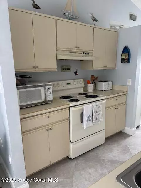 Cape Canaveral, FL 32920,446 Beach Park LN #V184