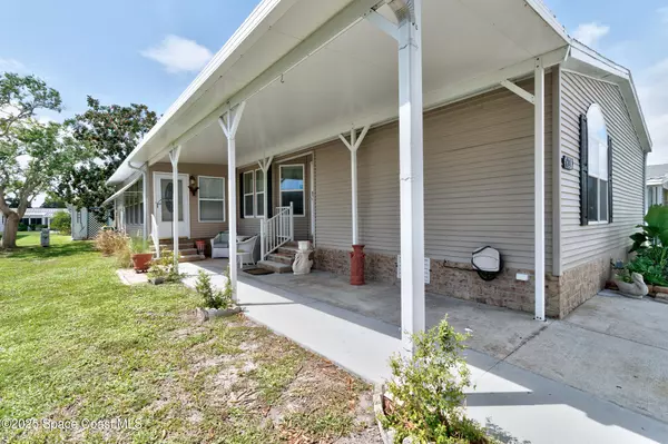 Barefoot Bay, FL 32976,621 Puffin DR