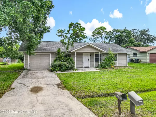 824 Thuringer ST NW, Palm Bay, FL 32907
