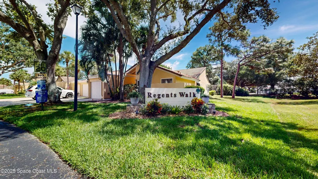 195 Country Club DR, Melbourne, FL 32940