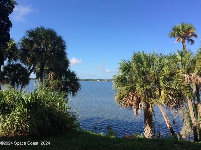 225 S Tropical TRL #423, Merritt Island, FL 32952