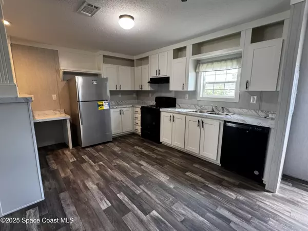 Barefoot Bay, FL 32976,421 Kumquat DR
