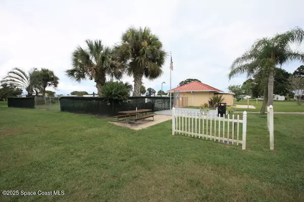 Barefoot Bay, FL 32976,1082 Parkway LN