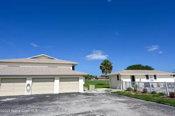 Satellite Beach, FL 32937,333 S Patrick DR #11