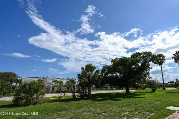 Satellite Beach, FL 32937,333 S Patrick DR #11
