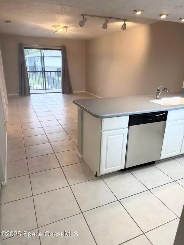 Cocoa, FL 32922,1802 University LN #208