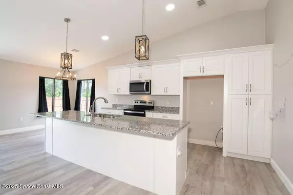 Palm Bay, FL 32907,236 Maywood AVE NW